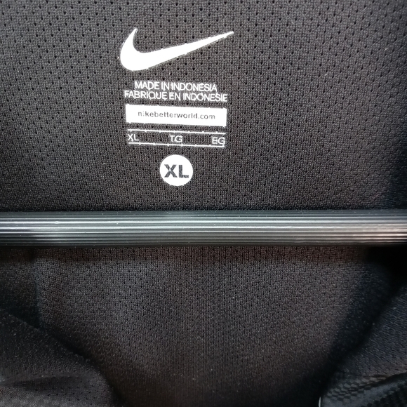 MEN'S NIKE QUARTER-ZIP Hooded PULLOVER! IN BLACK. - Picture 3 of 6